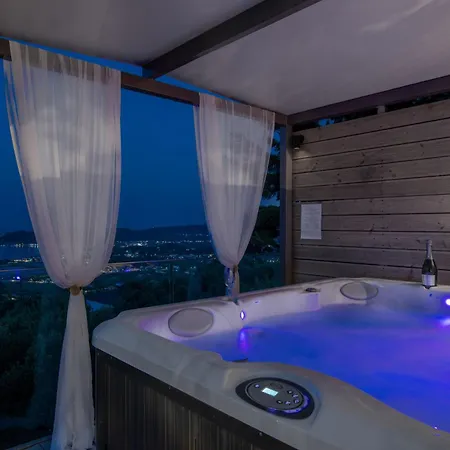 Artemis - Spectacular Views & Ideal For Large Groups, By Zantewize Villa *