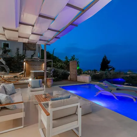 Artemis - Spectacular Views & Ideal For Large Groups, By Zantewize וילה